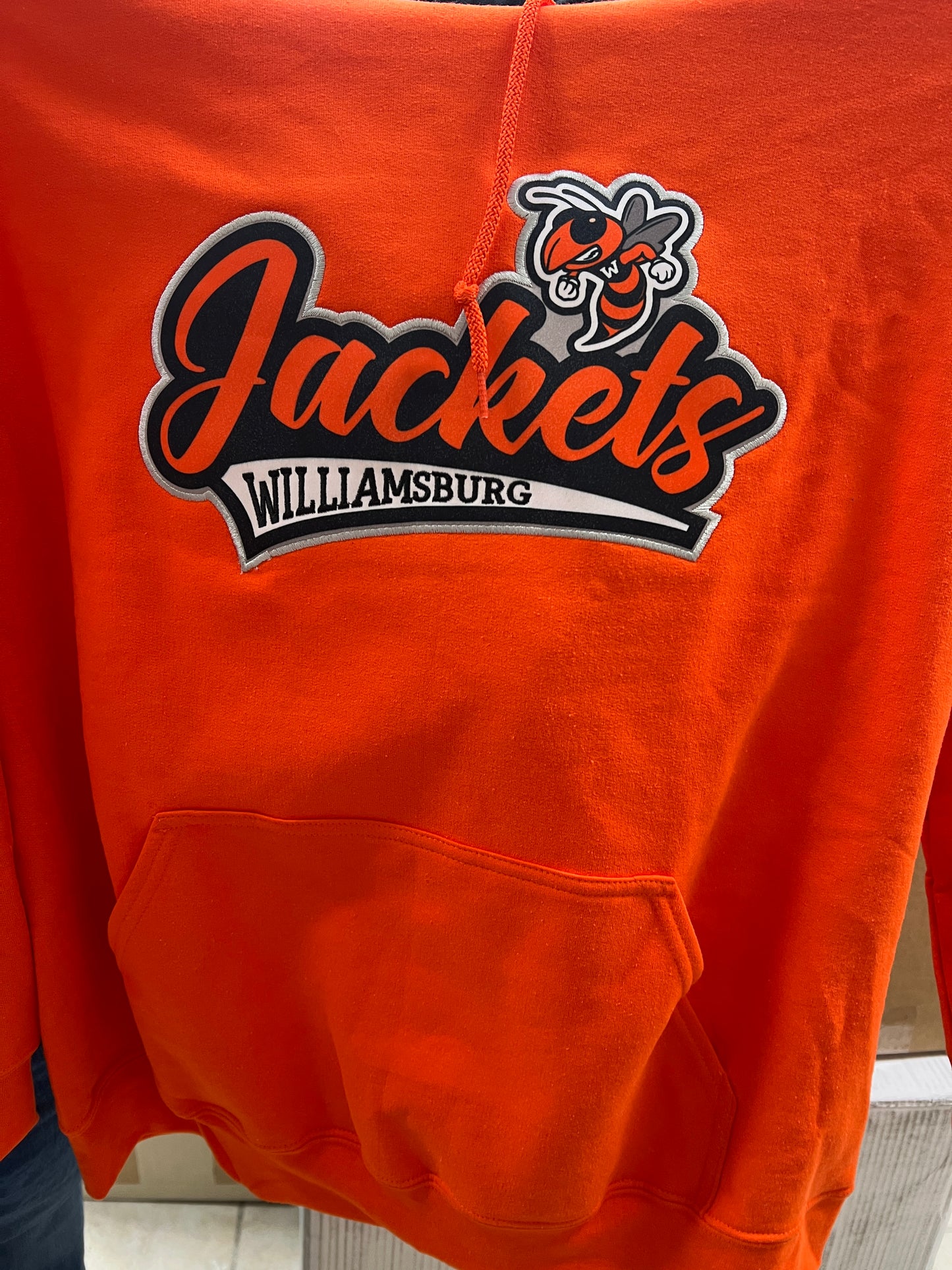 WILLIAMSBURG APPLIQUE HOODIE.